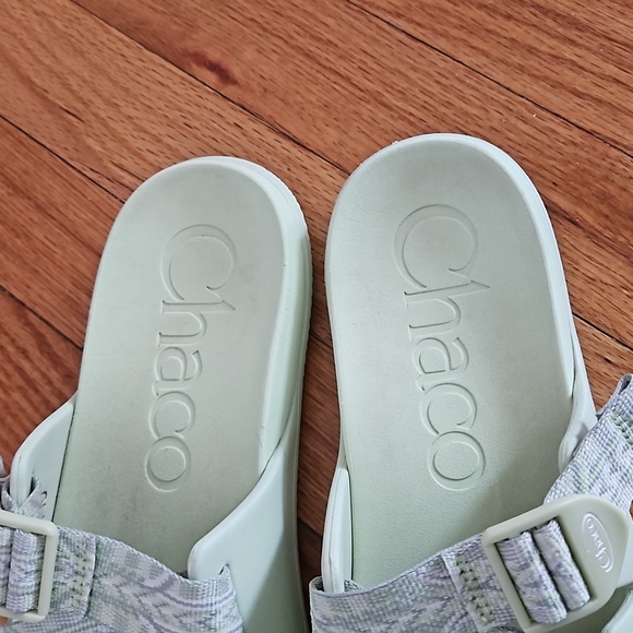 Chaco sliper sandals lime green, womens 10, very comfortable - Picture 2 of 8